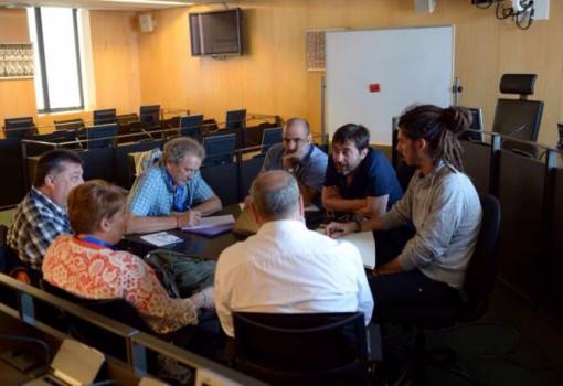 Intersindical es reuneix amb Podem per tractar temes socials i laborals
