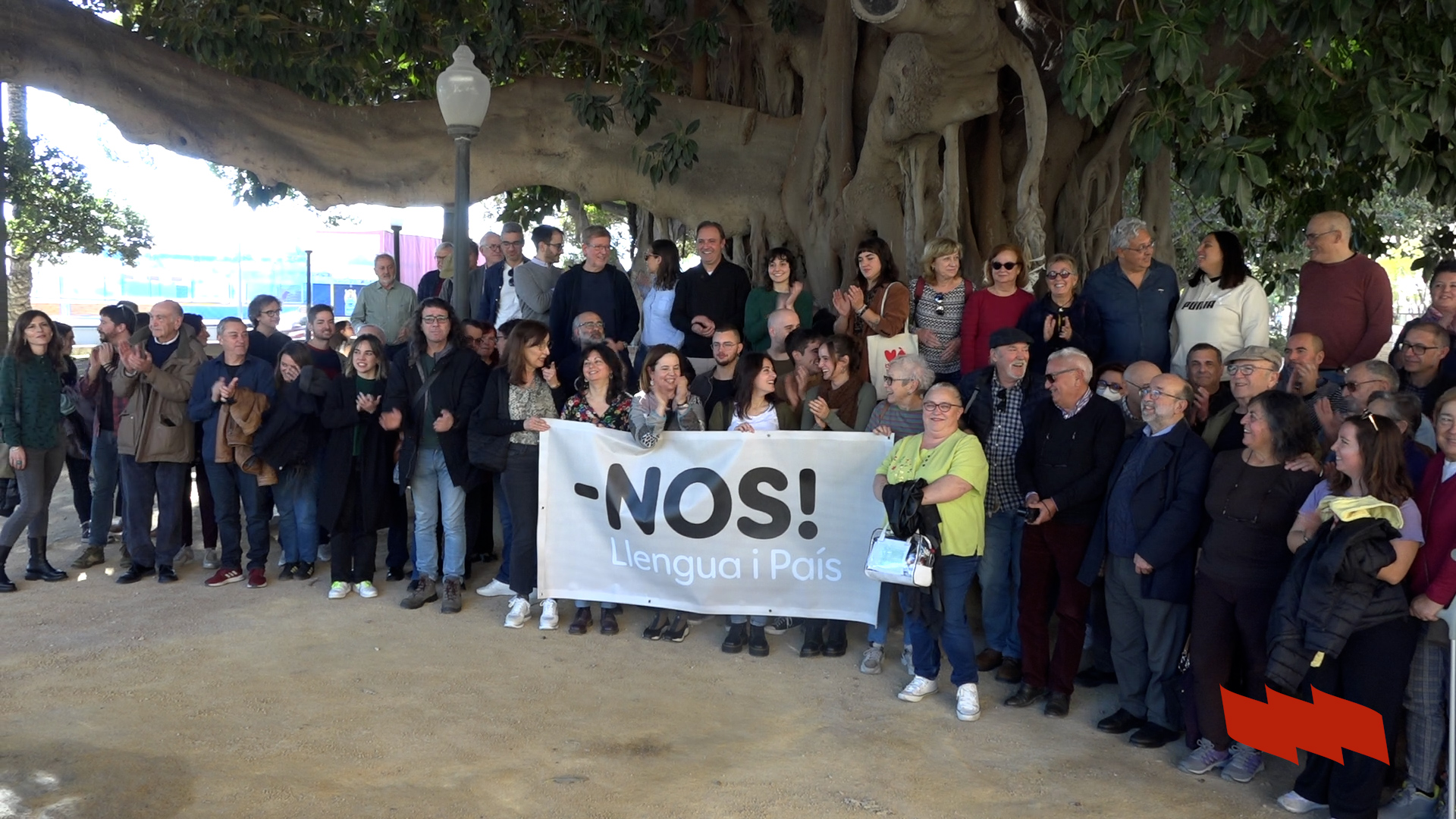 Naix la plataforma ‘-Nos! Llengua i País’ per defensar la llengua front als atacs del nou govern valencià