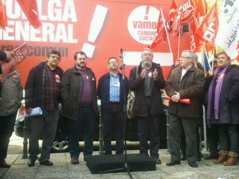 Acte Madrid, en la foto Juan Clemente, d'Intersindical, junt a CCOO, UGT, USO i CGT
