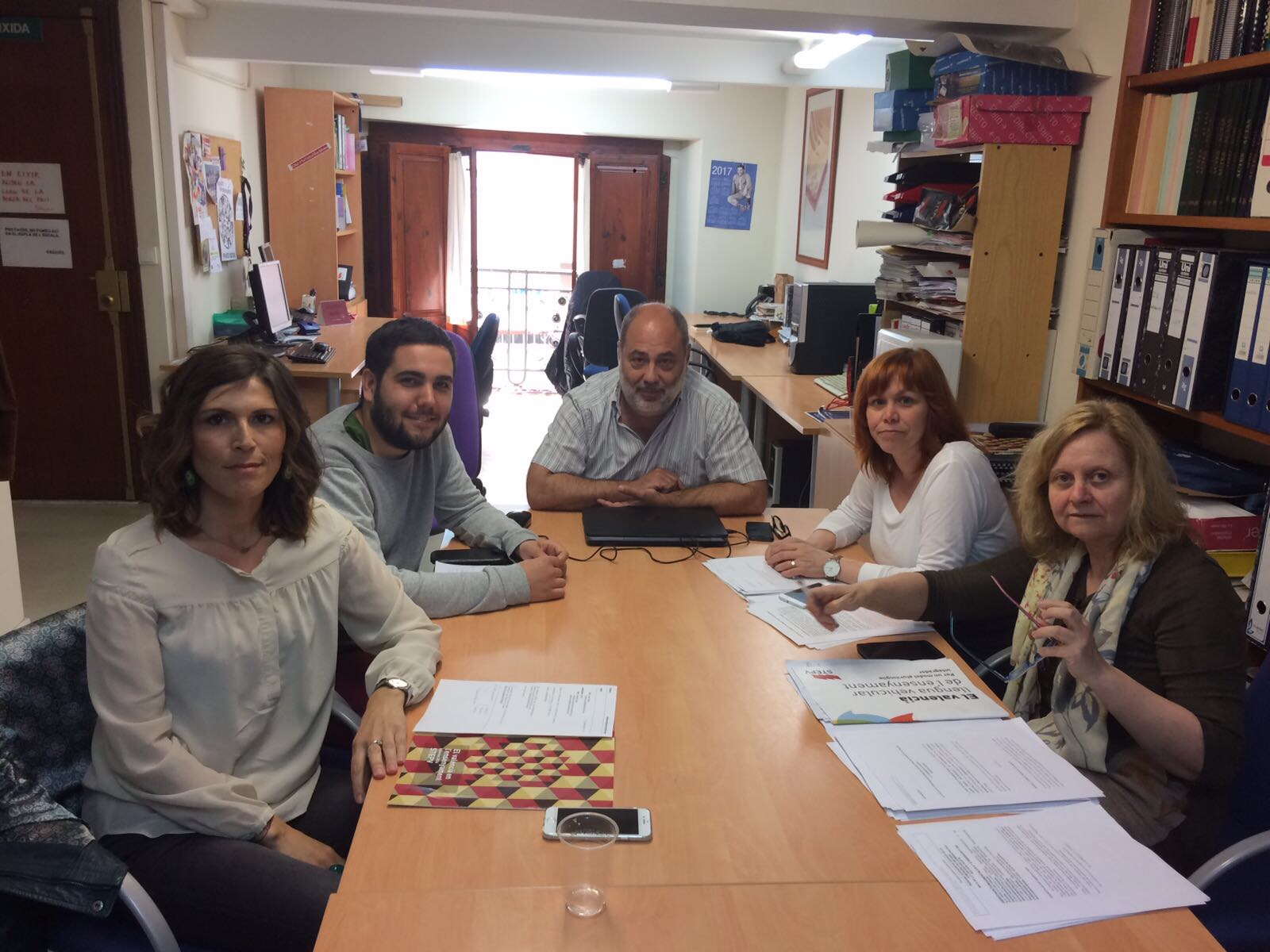 Reunió entre Escola Valenciana i Intersindical Valenciana
