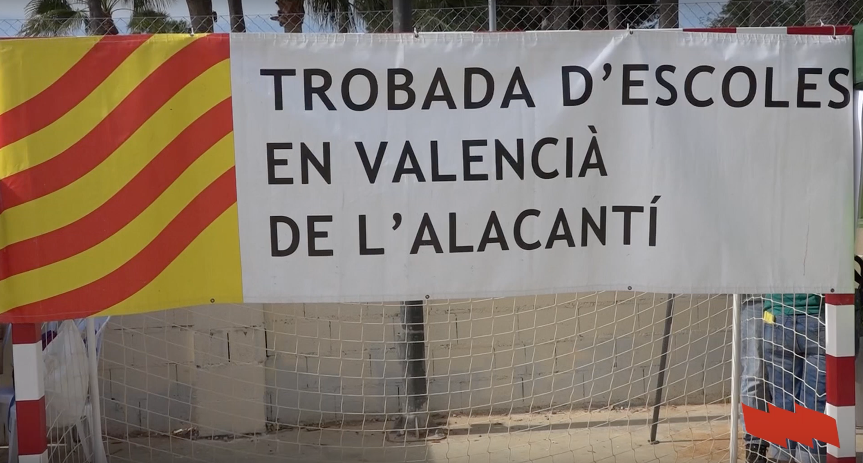 La Trobada d’escoles en valencià de Sant Joan reivindica llengua i medi ambient