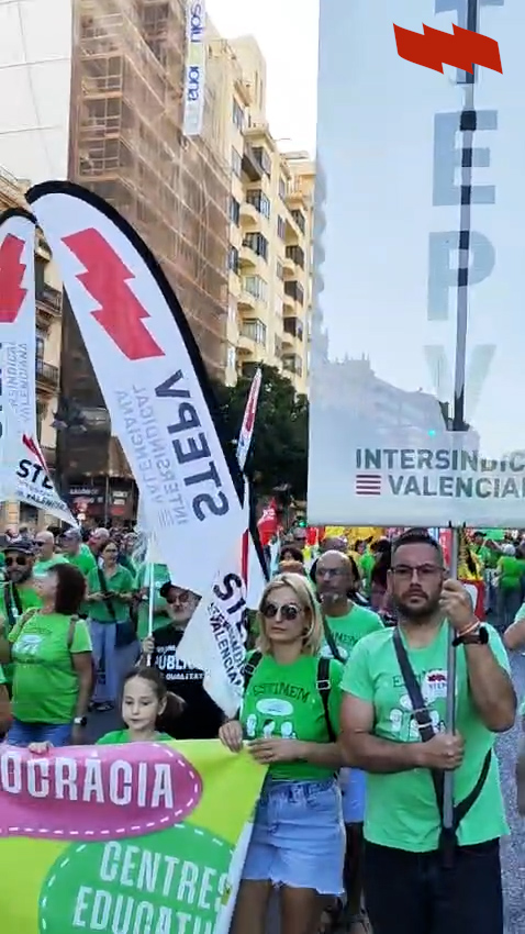 Tres manifestacions multitudinàries recorren Castelló, València i Alacant en defensa de l’escola pública