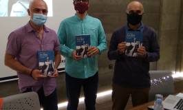L’escriptor i professor Juli Capilla presenta el seu assaig i reivindica el valor de la nostra llengua i cultura