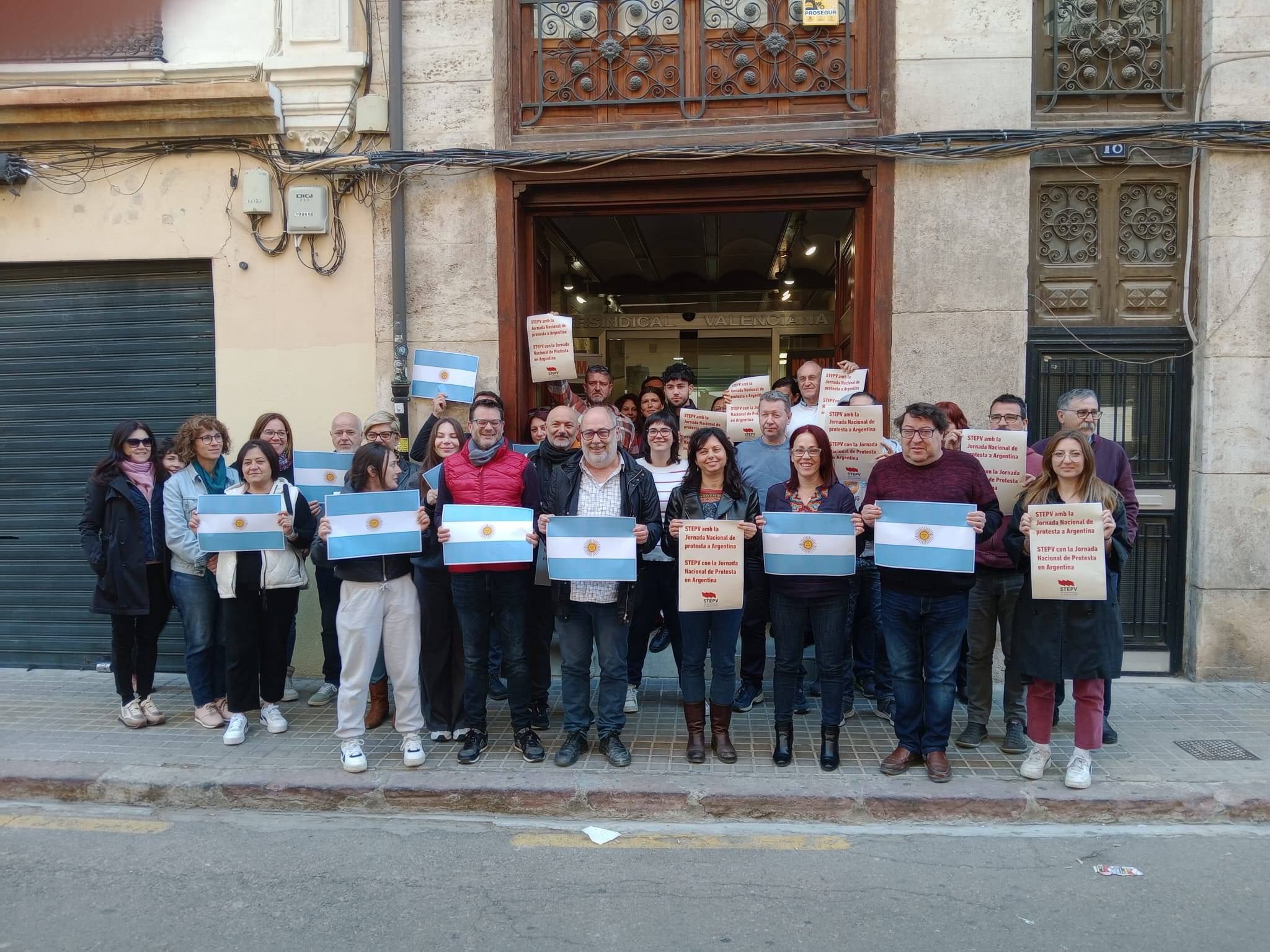 Intersindical Valenciana dóna suport Aturada Nacional del 9 de maig a l’Argentina